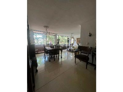 Apartamento de 3 alcobas en venta en Laureles En La Comuna 11 De Medellin, Medellín, 118 m² · foto 2 de 20