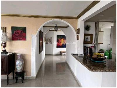 Apartamento de 3 alcobas en venta en El Poblado, Medellín, 207 m² · foto 4 de 20