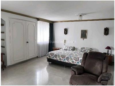 Apartamento de 3 alcobas en venta en El Poblado, Medellín, 207 m² · foto 12 de 20