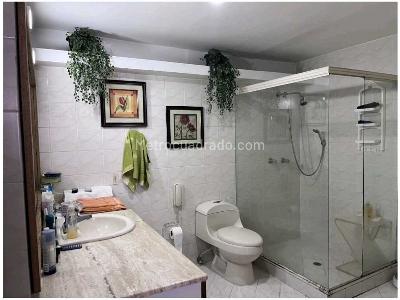 Apartamento de 3 alcobas en venta en El Poblado, Medellín, 207 m² · foto 13 de 20