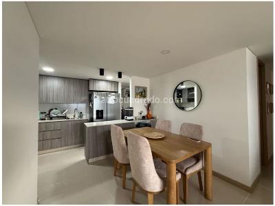 Apartamento de 3 alcobas en venta en El Chingui, Envigado, 84 m² · foto 4 de 19