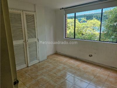 Apartamento de 4 alcobas en venta en Poblado Patio Bonito, Medellín, 118 m² · foto 5 de 13