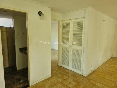 Apartamento de 4 alcobas en venta en Poblado Patio Bonito, Medellín, 118 m² · foto 7 de 13
