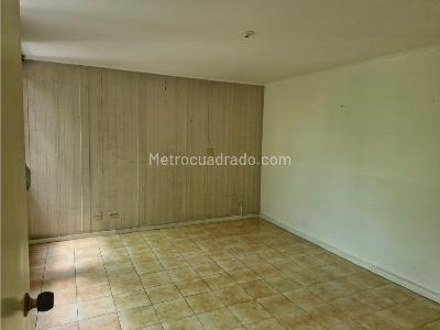 Apartamento de 4 alcobas en venta en Poblado Patio Bonito, Medellín, 118 m² · foto 8 de 13