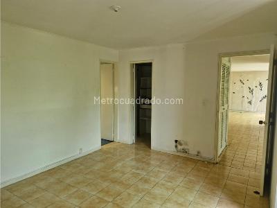 Apartamento de 4 alcobas en venta en Poblado Patio Bonito, Medellín, 118 m² · foto 9 de 13