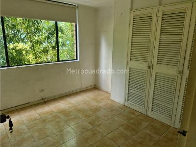 Apartamento de 4 alcobas en venta en Poblado Patio Bonito, Medellín, 118 m² · foto 10 de 13
