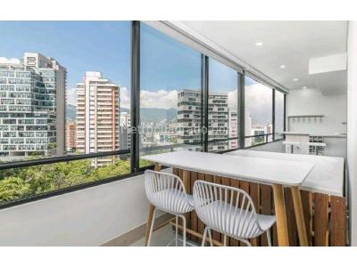 Apartamento de 3 alcobas en venta en Milla De Oro, Medellín, 245 m² · foto 2 de 16
