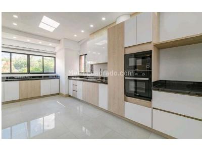 Apartamento de 3 alcobas en venta en Milla De Oro, Medellín, 245 m² · foto 10 de 16