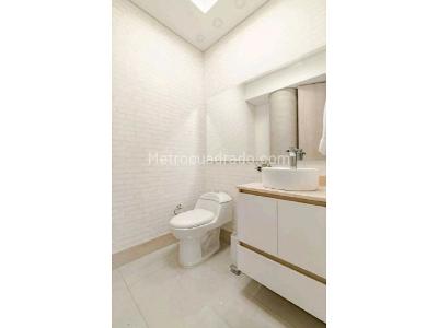 Apartamento de 3 alcobas en venta en Milla De Oro, Medellín, 245 m² · foto 12 de 16