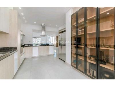 Apartamento de 3 alcobas en venta en Milla De Oro, Medellín, 245 m² · foto 14 de 16