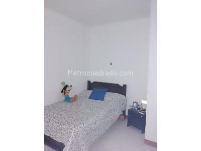 Casa de 3 alcobas en venta en San Javier, Medellín, 97 m² · foto 3 de 8
