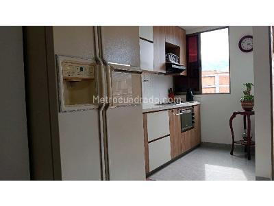 Apartamento en venta en La Floresta, Medellín · foto 2 de 20