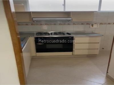 Apartamento de 2 alcobas en venta en Laureles, Medellín, 63 m² · foto 3 de 16