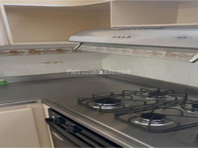 Apartamento de 2 alcobas en venta en Laureles, Medellín, 63 m² · foto 5 de 16