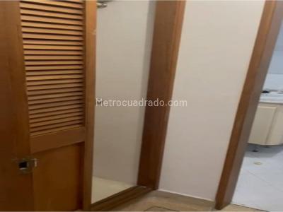 Apartamento de 2 alcobas en venta en Laureles, Medellín, 63 m² · foto 7 de 16