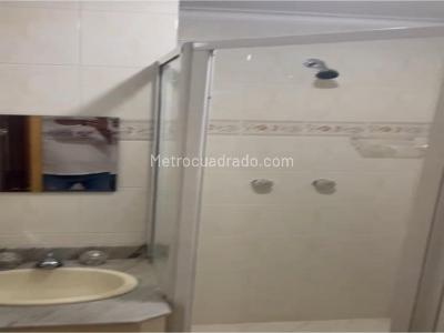 Apartamento de 2 alcobas en venta en Laureles, Medellín, 63 m² · foto 10 de 16