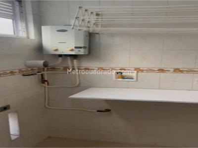 Apartamento de 2 alcobas en venta en Laureles, Medellín, 63 m² · foto 13 de 16