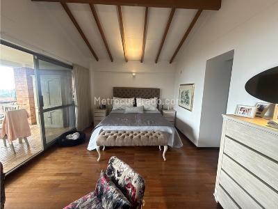Casa de 4 alcobas en venta en El Poblado, Medellín, 350 m² · foto 15 de 20