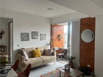 Apartamento de 2 alcobas en venta en Sabaneta, Sabaneta, 65 m² · foto 2 de 20