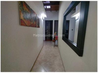 Casa de 5 alcobas en venta en La Almeria, Medellín, 125 m² · foto 3 de 16