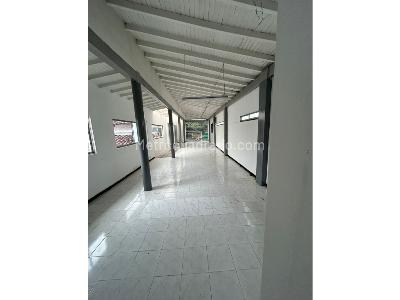 Casa de 5 alcobas en venta en Patio Bonito, Medellín, 537 m² · foto 2 de 8