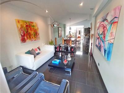 Apartamento en venta en La Floresta, Medellín · foto 3 de 20