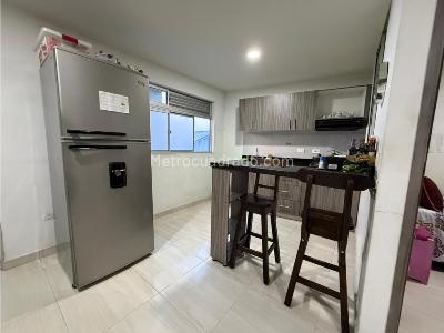 Apartamento en venta en Itagui, Itagüí · foto 3 de 13