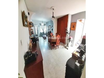 Casa de 4 alcobas en venta en San Javier, Medellín, 169 m² · foto 3 de 15