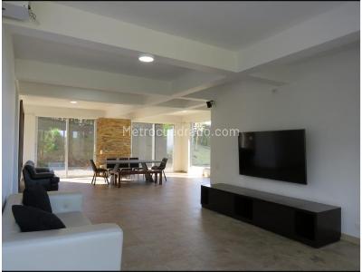 Casa de 3 alcobas en venta en Loma Del Escobero, Envigado, 450 m² · foto 12 de 20