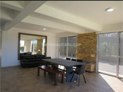 Casa de 3 alcobas en venta en Loma Del Escobero, Envigado, 450 m² · foto 16 de 20