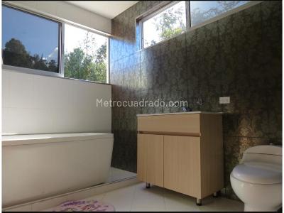 Casa de 3 alcobas en venta en Loma Del Escobero, Envigado, 450 m² · foto 9 de 20