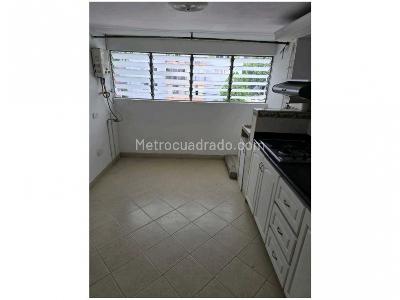 Apartamento en venta en La Milagrosa, Medellín · foto 3 de 10