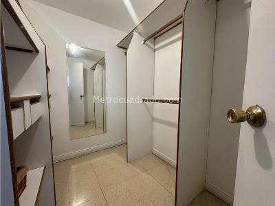 Apartamento en venta en Laureles, Medellín · foto 14 de 20