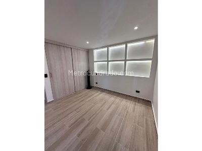 Apartamento de 2 alcobas en venta en El Poblado Provenza, Medellín, 75 m² · foto 12 de 16
