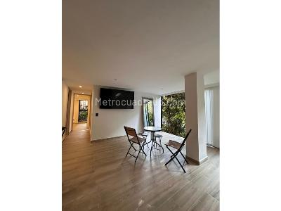 Apartamento de 2 alcobas en venta en El Poblado Provenza, Medellín, 75 m² · foto 3 de 16