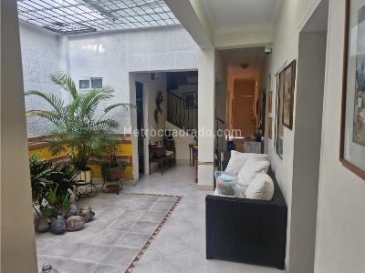 Apartamento de 5 alcobas en venta en Alameda, Medellín, 165 m² · foto 2 de 20