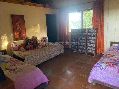 Casa de 5 alcobas en venta en Vereda San Luis, Rionegro, 500 m² · foto 4 de 6
