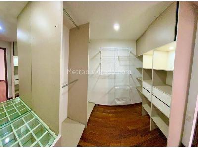 Casa de 4 alcobas en venta en El Poblado, Medellín, 322 m² · foto 2 de 16