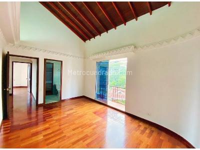 Casa de 4 alcobas en venta en El Poblado, Medellín, 322 m² · foto 4 de 16