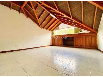 Casa de 4 alcobas en venta en El Poblado, Medellín, 322 m² · foto 7 de 16