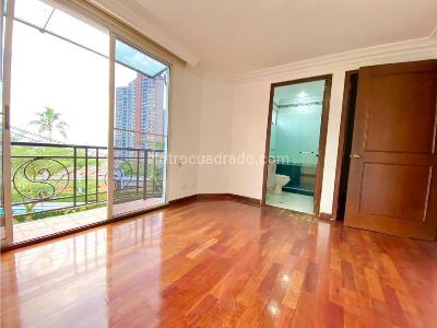 Casa de 4 alcobas en venta en El Poblado, Medellín, 322 m² · foto 8 de 16