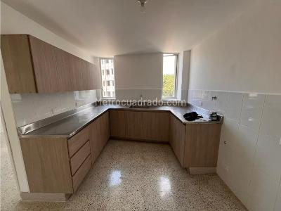 Apartamento de 4 alcobas en venta en El Poblado, Medellín, 170 m² · foto 2 de 13