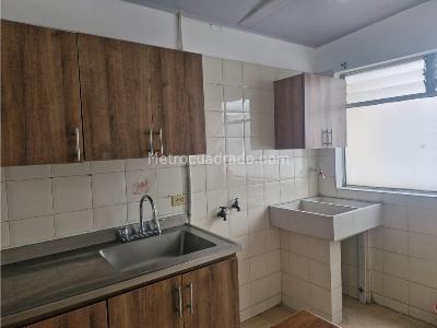 Apartamento de 3 alcobas en venta en El Nogal, Medellín, 72 m² · foto 3 de 12