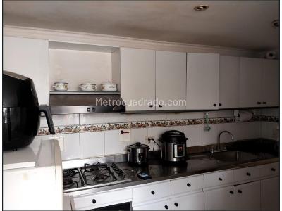 Apartamento en venta en La Castellana, Medellín · foto 3 de 10