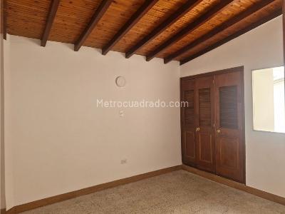 Casa de 5 alcobas en venta en Conquistadores, Medellín, 270 m² · foto 11 de 20