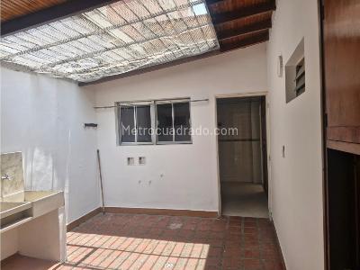 Casa de 5 alcobas en venta en Conquistadores, Medellín, 270 m² · foto 14 de 20