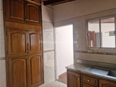 Casa de 5 alcobas en venta en Conquistadores, Medellín, 270 m² · foto 2 de 20