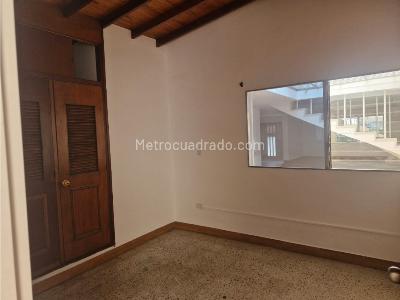 Casa de 5 alcobas en venta en Conquistadores, Medellín, 270 m² · foto 8 de 20