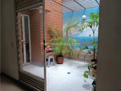 Apartamento de 3 alcobas en venta en Laureles, Medellín, 140 m² · foto 10 de 11