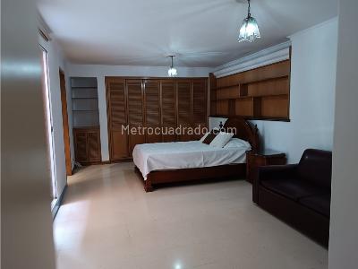 Apartamento de 3 alcobas en venta en Laureles, Medellín, 140 m² · foto 3 de 11